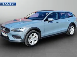 Begagnad 2022 Volvo V60 CC Kombi | 324 900 kr (Bra pris)
