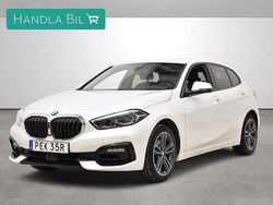 Vit Begagnad 2019 BMW 118 Sport Line Halvkombi | 189 900 kr (Marknadspris)