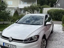 Vit Begagnad 2018 VW Golf VII Halvkombi | 145 000 kr (Marknadspris)