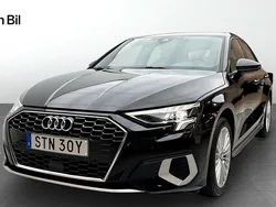 Svart Begagnad 2023 Audi A3 Sportback Advanced Plus Halvkombi | 274 000 kr (Marknadspris)