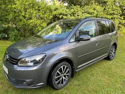 Grå Begagnad 2014 VW Touran Minibuss | 99 000 kr (Marknadspris)