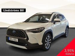 Vit Begagnad 2022 Toyota Corolla Cross Style SUV | 369 900 kr (Lite dyr)