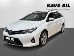 Vit Begagnad 2014 Toyota Auris Touring Sports Kombi | 79 900 kr (Marknadspris)