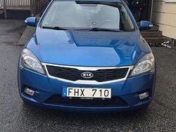 Blå Begagnad 2010 Kia Ceed Sportswagon 4 Kombi | 89 900 kr (Marknadspris)