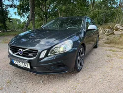 Grå Begagnad 2011 Volvo V60 R-Design Kombi | 89 800 kr (Marknadspris)