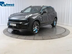 Svart (svart metallic) Begagnad 2023 Lynk & Co 01 SUV | 309 800 kr (Marknadspris)