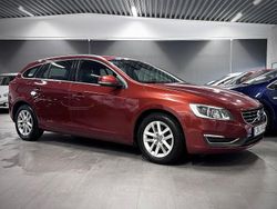 Röd Begagnad 2014 Volvo V60 Summum Kombi | 124 900 kr (Marknadspris)