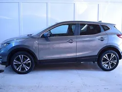 Grå Begagnad 2021 Nissan Qashqai SUV | 194 900 kr (Bra pris)