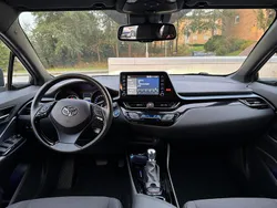 Grå Begagnad 2021 Toyota C-HR Edition SUV | 255 000 kr (Marknadspris)