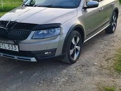 Brun Begagnad 2015 Skoda Octavia Scout Business Line Kombi | 95 000 kr (Marknadspris)