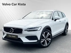 Vit Begagnad 2021 Volvo V60 CC Kombi | 379 900 kr (Marknadspris)