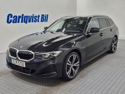 Svart (svart metallic) Begagnad 2023 BMW 330e Comfort Edition Kombi | 429 000 kr (Dyr)