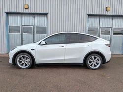 Vit Begagnad 2023 Tesla Model Y Long Range AWD SUV | 414 900 kr (Marknadspris)