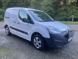 Vit Begagnad 2017 Citroën Berlingo Minibuss | 60 000 kr (Bra pris)