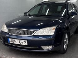 Mörkblå Begagnad 2003 Ford Mondeo Kombi | 20 000 kr