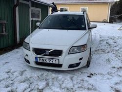 Vit Begagnad 2009 Volvo V50 Momentum Kombi | 15 000 kr (Bra pris)