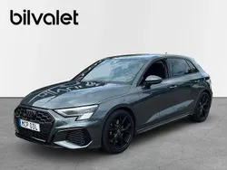 Grå Begagnad 2023 Audi S3 Sport Halvkombi | 499 900 kr (Marknadspris)