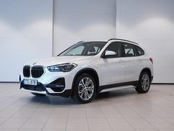 Mineralvit metallic Begagnad 2021 BMW X1 Sport Line SUV | 279 800 kr