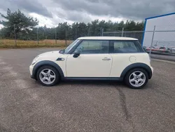 Vit Begagnad 2013 Mini ONE Halvkombi | 79 000 kr (Lite dyr)