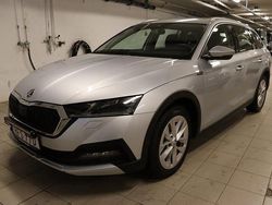 Brilliant silver metallic Begagnad 2022 Skoda Octavia Scout Kombi | 299 900 kr (Lite dyr)