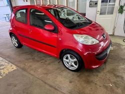 Röd Begagnad 2007 Peugeot 107 Halvkombi | 11 000 kr (Bra pris)