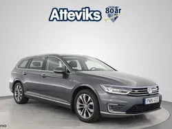 Mörkgrå Begagnad 2016 VW Passat GTE Kombi | 179 800 kr (Marknadspris)