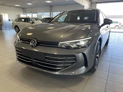 Grå Ny 2025 VW Passat Business Kombi | 469 000 kr (Marknadspris)
