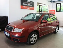 Mörkröd Begagnad 2005 Skoda Fabia Halvkombi | 20 000 kr (Marknadspris)