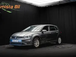 Mörkgrå (grå) Begagnad 2018 VW Golf VII Halvkombi | 169 600 kr (Marknadspris)