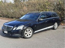Svart Begagnad 2011 Mercedes E200 Kombi | 25 000 kr