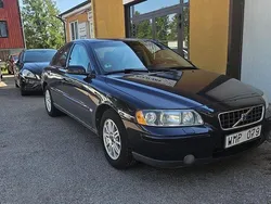 Mörkblå Begagnad 2005 Volvo S60 Kinetic Sedan | 29 900 kr (Marknadspris)
