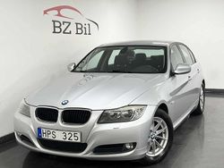 Ljusgrå Begagnad 2010 BMW 318 Comfort Edition Sedan | 69 900 kr (Marknadspris)