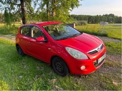 Röd Begagnad 2009 Hyundai i20 Premium Halvkombi | 22 000 kr