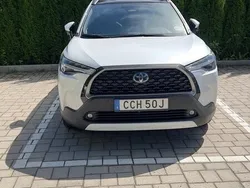 Vit Begagnad 2023 Toyota Corolla Cross Executive SUV | 385 000 kr (Marknadspris)