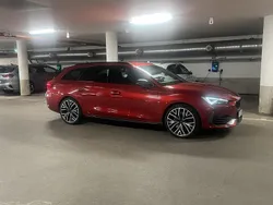 Röd Begagnad 2024 Cupra Leon Kombi | 340 000 kr (Marknadspris)