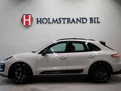 Ljusgrå Begagnad 2022 Porsche Macan GTS SUV | 949 900 kr (Marknadspris)
