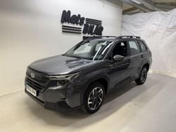 Grå Ny 2025 Subaru Forester SUV | 408 400 kr (Marknadspris)