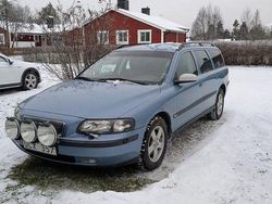 Begagnad 2004 Volvo V70 Business Edition Kombi | 24 000 kr (Marknadspris)