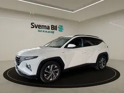 Vit Begagnad 2021 Hyundai Tucson Essential SUV | 259 900 kr (Marknadspris)