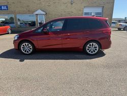 Röd Begagnad 2017 BMW 218 Gran Tourer Minibuss | 119 500 kr (Marknadspris)