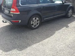 Svart Begagnad 2016 Volvo XC70 Momentum SUV | 199 000 kr (Marknadspris)