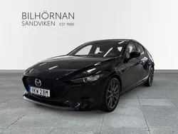 Svart Begagnad 2021 Mazda 3 Halvkombi | 234 900 kr (Marknadspris)