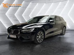 Svart Begagnad 2021 Volvo V60 Momentum Kombi | 219 000 kr (Marknadspris)