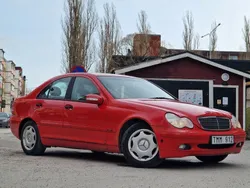 Röd Begagnad 2003 Mercedes C200 Sedan | 29 800 kr (Superpris)