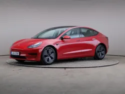 Röd Begagnad 2021 Tesla Model 3 Standard Range Plus Sedan | 239 000 kr (Marknadspris)