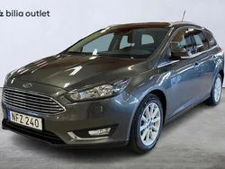 Grå Begagnad 2017 Ford Focus Titanium Kombi | 129 900 kr (Marknadspris)