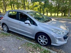 Grå Begagnad 2010 Peugeot 308 Halvkombi | 30 000 kr (Marknadspris)