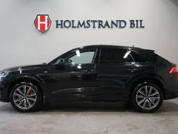 Svart Begagnad 2021 Audi Q8 S-Line SUV | 719 800 kr (Lite dyr)