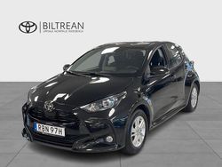 Svart Begagnad 2024 Toyota Yaris Hybrid Active Halvkombi | 259 000 kr (Lite dyr)
