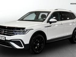 Vit Begagnad 2023 VW Tiguan Allspace SUV | 369 900 kr (Marknadspris)